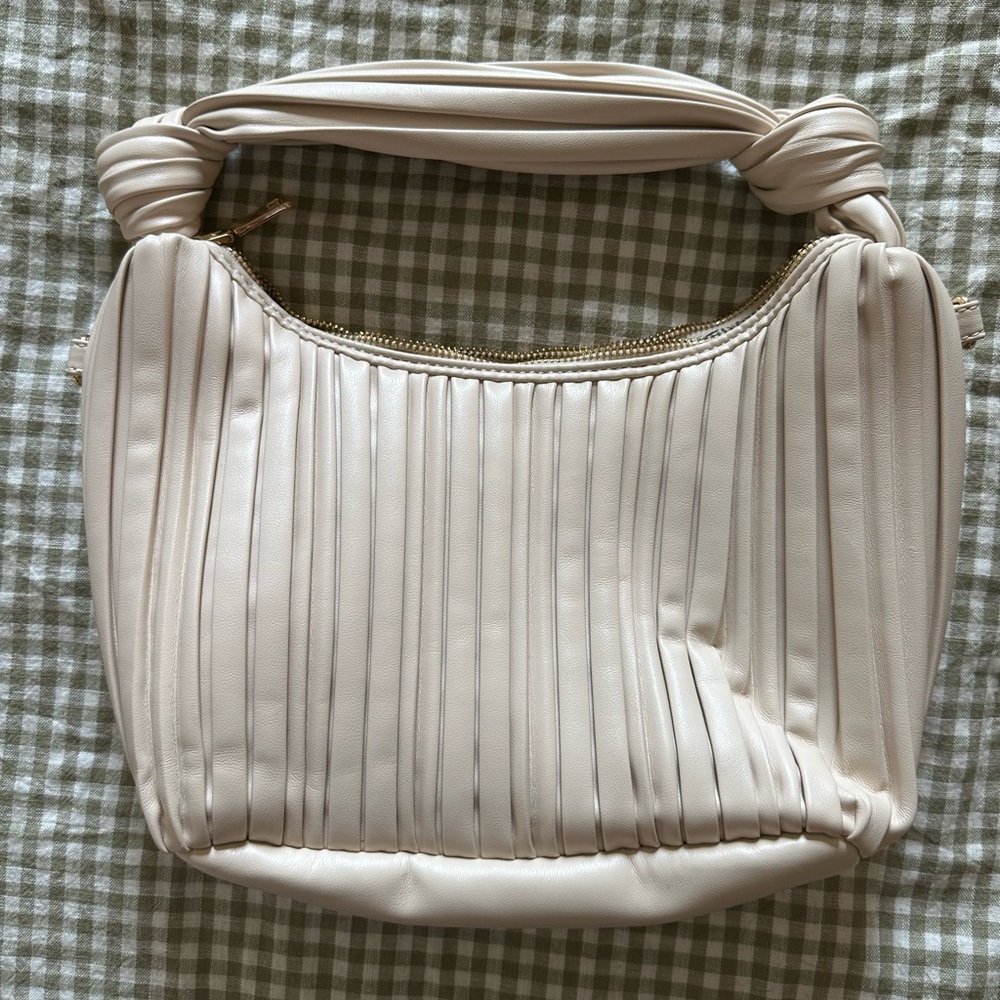 Cream purse